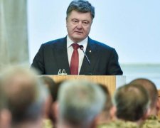 Порошенко раскритиковал "диванные войска" Facebook 