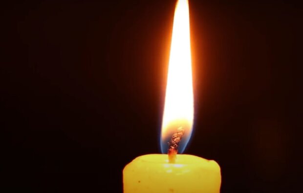 Горящая свеча, кадр из видео: YouTube
