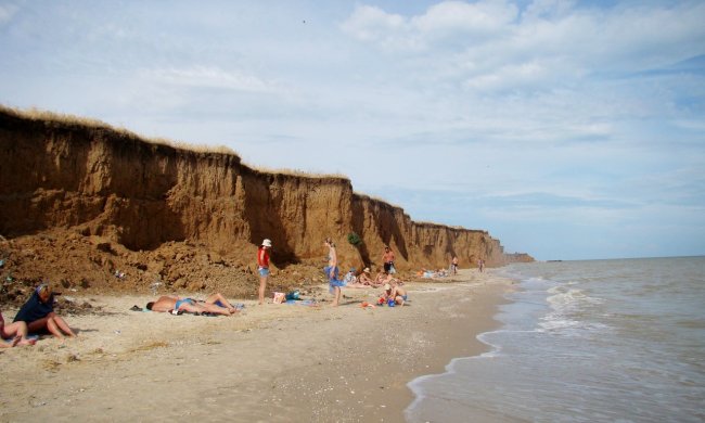 Белая кожа в трупных пятнах: украинка нашла "живую" куклу, фото не для слабонервных