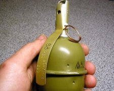У запорізьку школу підкинули бойову гранату