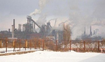 Заводи Ахметова зупиняться через блокаду