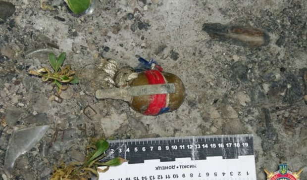 Відпочивальники на пляжі Маріуполя знайшли бойову гранату