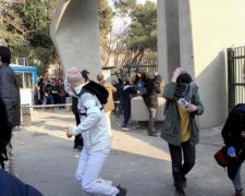 Массовые протесты в Иране: появились первые жертвы