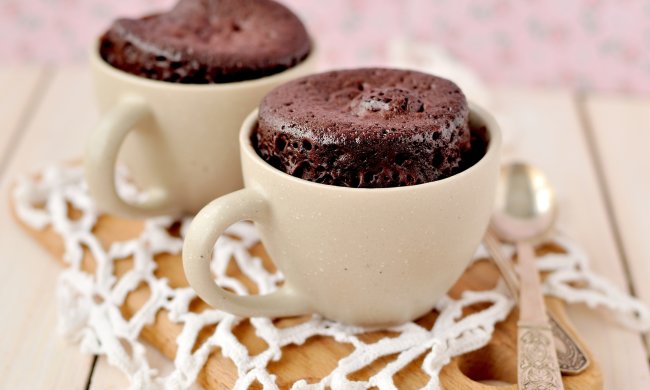 Кавово-шоколадний кекс в кружці: рецепт для ледачих