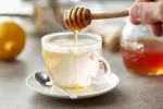 Вода з медом. Фото Healthline