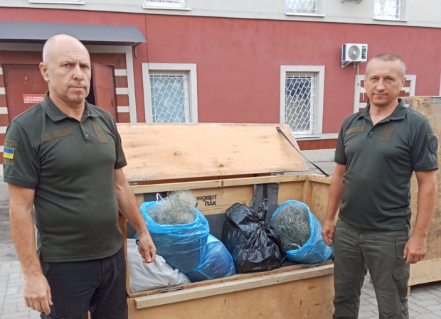 "Браконьєрські" сітки тепер служать військовим: екоінспектори передали понад 1,8 км знарядь лову на потреби армії