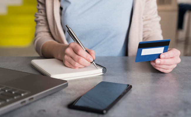 Банковская карта / фото: Freepik