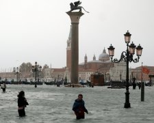 Непогода в Италии: смертоносная вода движется на острова, спасения нет, люди сходят с ума от паники