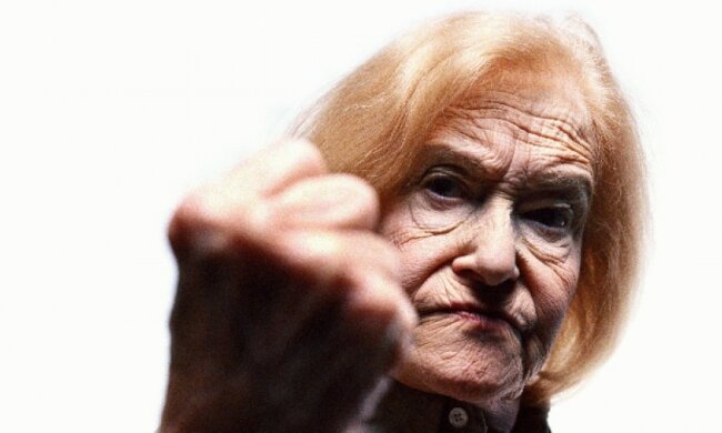 На Тернопільщині жінка жорстоко побила 14-річного однокласника свого сина