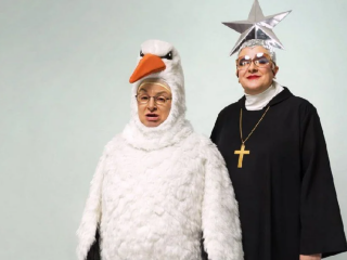 Вєрка Сєрдючка з мамою, фото з сомереж