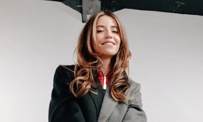 "Позеленіла" Надя Дорофєєва висунула язичок: сигнал Дантесу