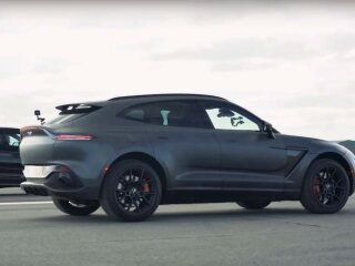 Aston Martin DBX и Lamborghini Urus, скриншот