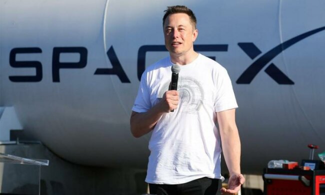 Маск відправить у космос суперважку ракету
