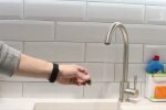 Запоріжців змушують пити "фанту з хробаками", люди не витримують