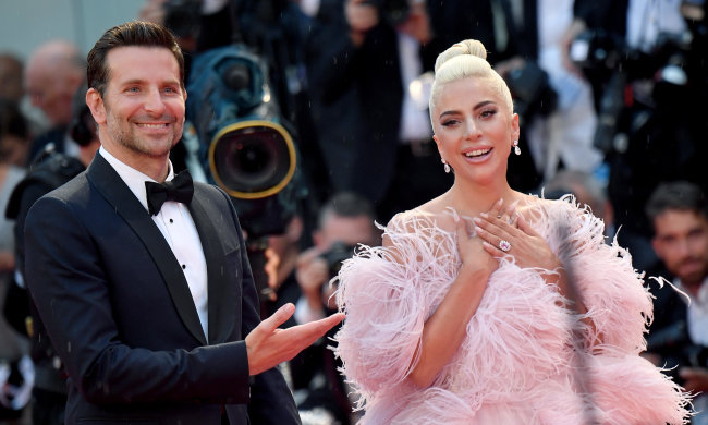 Брэдли Купер подлил масла в огонь: между ними с Леди Гагой точно что-то есть