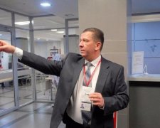 Рева розповів, як Порошенко змусив його пітніти