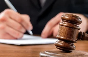 Суд стягує борг за вивезення сміття, боржникам загрожує блокування карток
