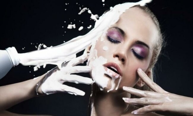 Как очистить кожу молочным пилингом