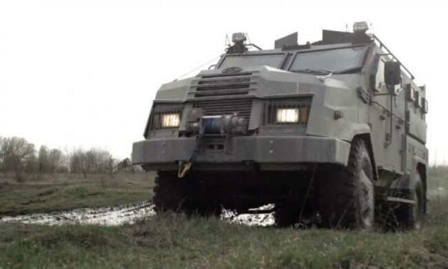 Прочнее, удобнее и дешевле: армия испытывает бронемобиль "Варта" (фото)