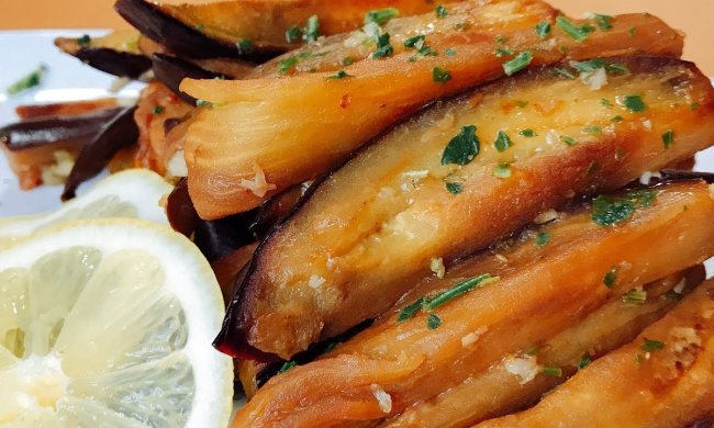 Вкусный рецепт закуски к Великому посту: баклажаны в медовом соусе