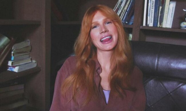 Скандальна Зіанджа засвітилася в компанії чи то друзів, чи то залицяльників: фото