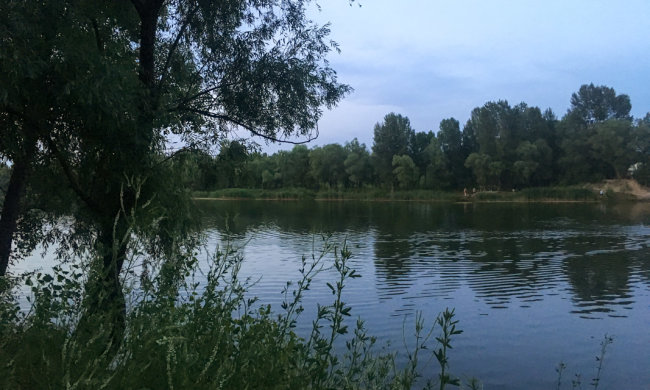 У Києві з озера виловили тіло чоловіка: відсвяткував день народження востаннє