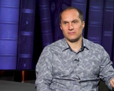 Юрий Бутусов