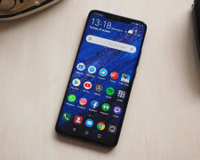 Проще купить новый: начинка Huawei Mate 20 Pro шокировала пользователей