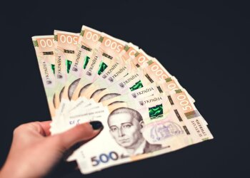 Мінімальна та максимальна пенсія у серпні 2026: гроші в руках пенсіонера
