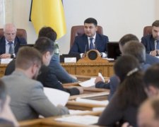 Кабмін Гройсмана покинули відразу два топ-чиновники