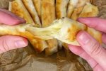 Трубочки с сыром и сосисками, скриншот: Youtube