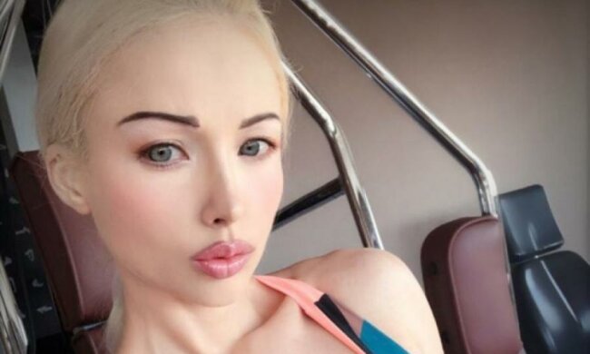 Полуголая одесская Барби рассказала, что такое красота: фото