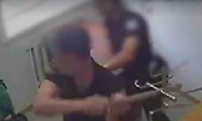 Запорізький коп уявив себе гестапівцем (ВІДЕО)