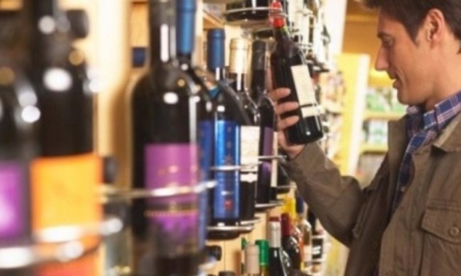 Кабмін підвищив ціни на алкоголь на 25 відсотків