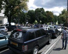 Євробляхерам час пересідати на маршрутки: в Україні почали виписувати штрафи