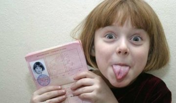 Украинцы смогут "поменять" отца в паспорте