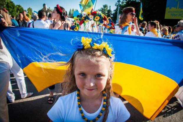 Праздничные открытки и поздравления ко Дню Независимости Украины