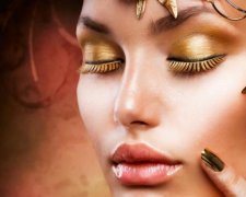 Размазанная помада и обесцвеченные брови: какие бьюти-тренды приготовила осень 