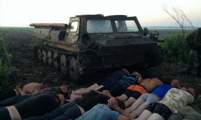 У рівненських старателів вилучили бронетехніку і зброю