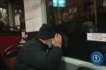 Пьяный тернополянин распустил руки в автобусе, кондуктор только ойкнула - "Вы не поедете"
