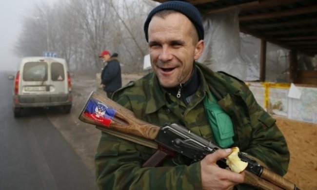 Російські військові в "ДНР" пиячать напоказ - щоб звільняли