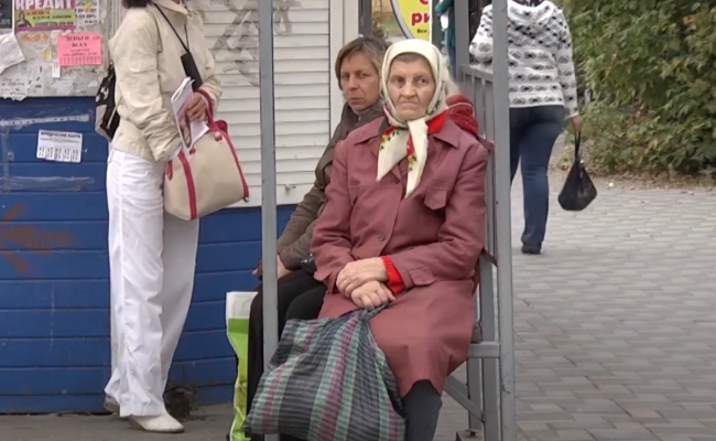 Пенсіонери. Фото: скрін youtube