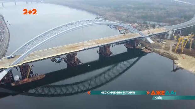 Многострадальный мост на Воскресенку взбесил киевлян: "Отправили миллиарды в никуда"