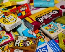 Світ відзначає день народження жуйки