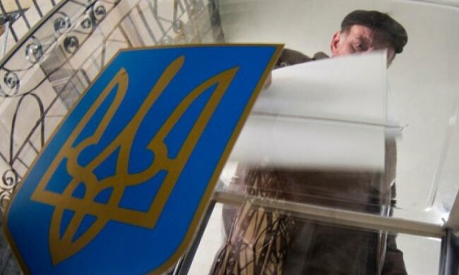 Член ТВК Красноармійська напився через сварку з дружиною і прогуляв вибори