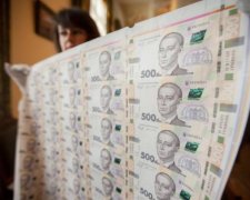 Долг Украины за месяц вырос на миллиард 