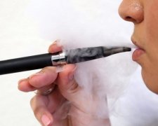 Електронні сигарети небезпечніші, ніж звичайні