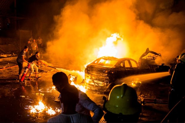 Мощнейший взрыв в центре столицы унес 19 жизней, медики спасают раненых, город в панике