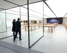 Магазин Apple у вогні: що відбувається