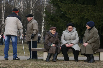 5 тортов Roshen или пол гроба: как могут "разгуляться" украинцы на свои пенсии